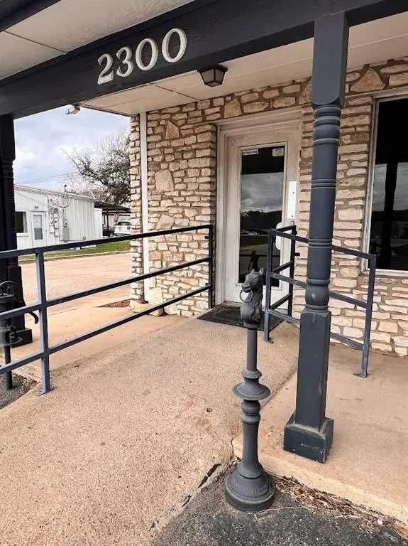 2300 N US Highway 281, Marble Falls, TX 78654