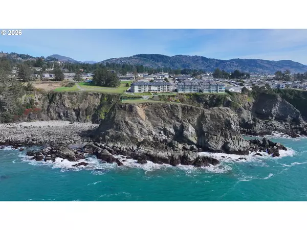 Brookings, OR 97415,1307 MOORE ST #803