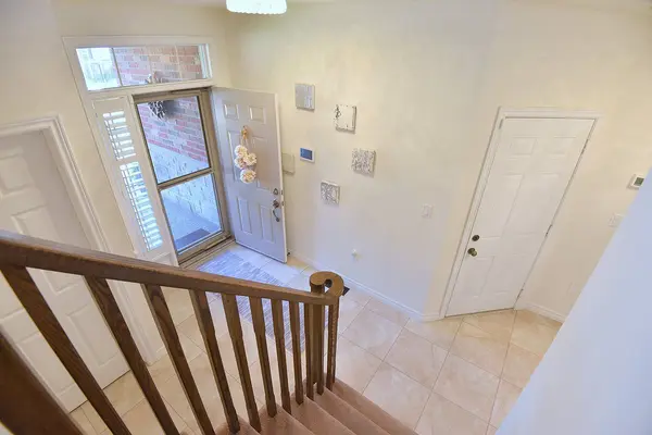 12 Degrow CRES, Hamilton, ON L0R 1C0