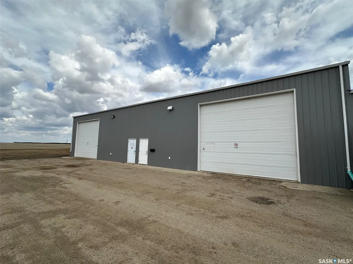 820 N Service ROAD W #3C, Moose Jaw, SK S6H 4N8