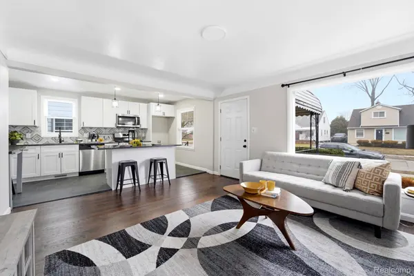 29191 Barton ST, Garden City, MI 48135