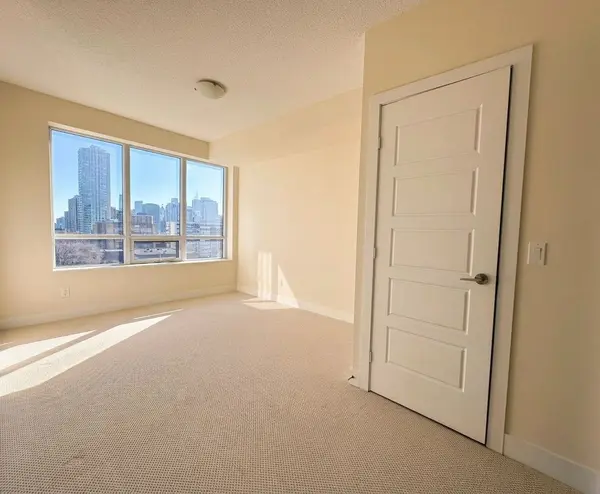 28 Linden ST S #605, Toronto C08, ON M4Y 0A4