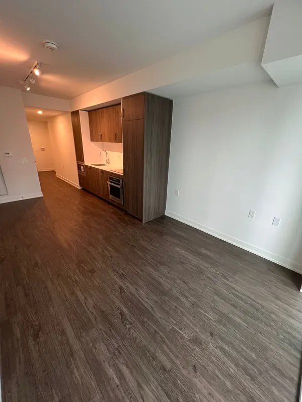 88 Queen ST E #2216, Toronto C08, ON M5C 1S1