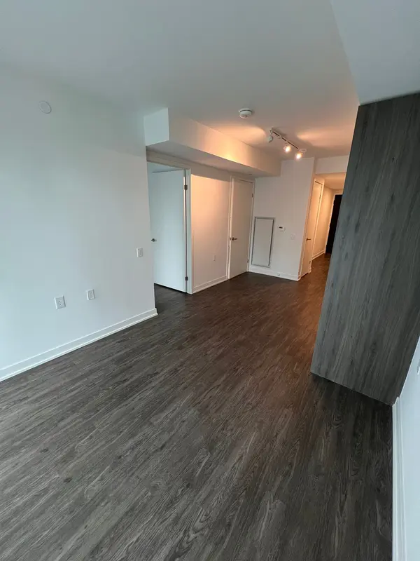 88 Queen ST E #2216, Toronto C08, ON M5C 1S1