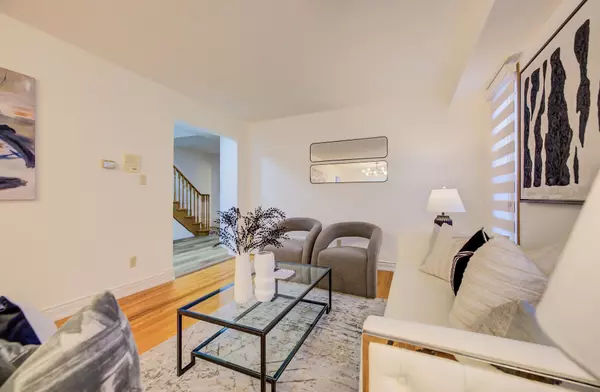 Toronto E05, ON M1V 3J6,51 Burnt Bark DR