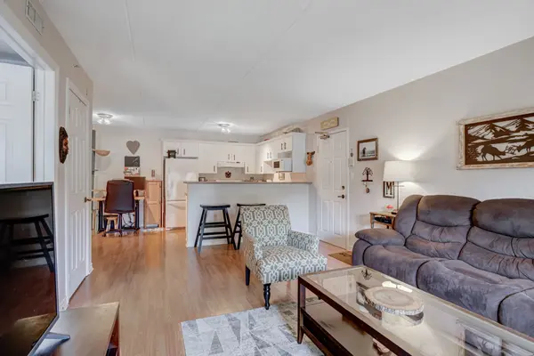 4003 Kilmer DR #110, Burlington, ON L7M 4M1