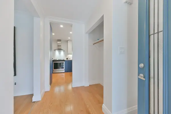 391 Maple AVE, Oakville, ON L6J 2J1