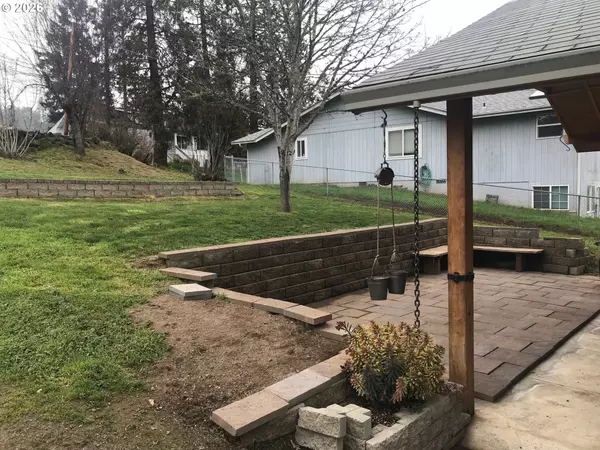 Roseburg, OR 97471,1387 NW GROVE ST