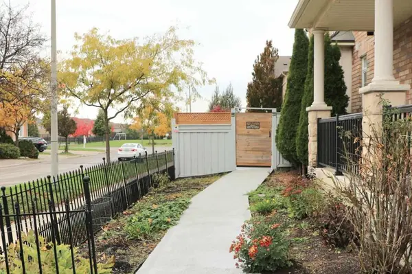 243 Venice Gate DR, Vaughan, ON L4H 0G1