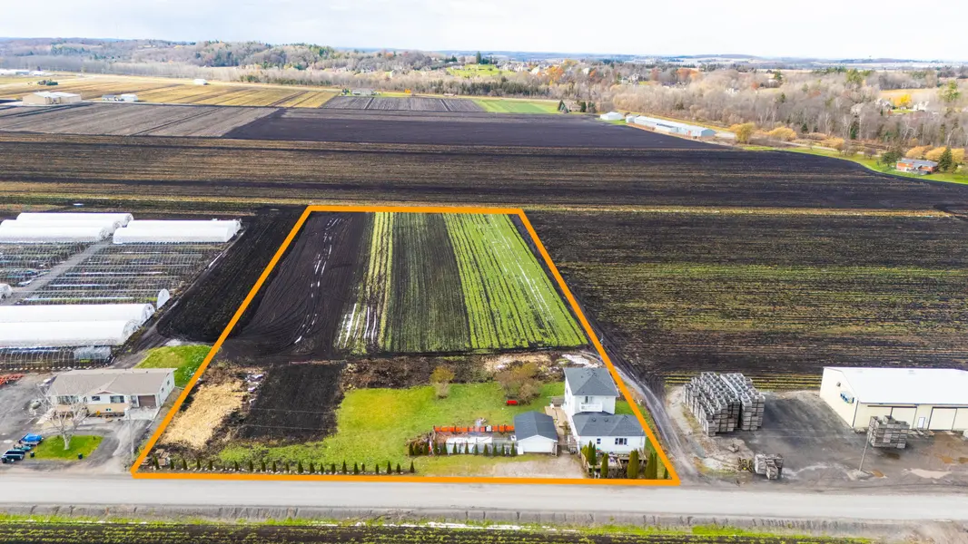 144 Fraser ST, Bradford West Gwillimbury, ON L3Z 3Y8