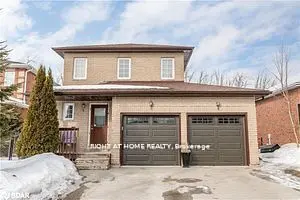 146 CHELTENHAM RD #Main, Barrie, ON L4M 6S6