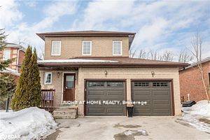 146 CHELTENHAM RD #Main, Barrie, ON L4M 6S6