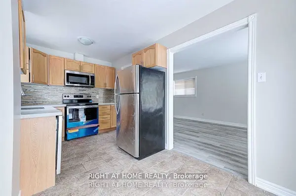 146 CHELTENHAM RD #Main, Barrie, ON L4M 6S6