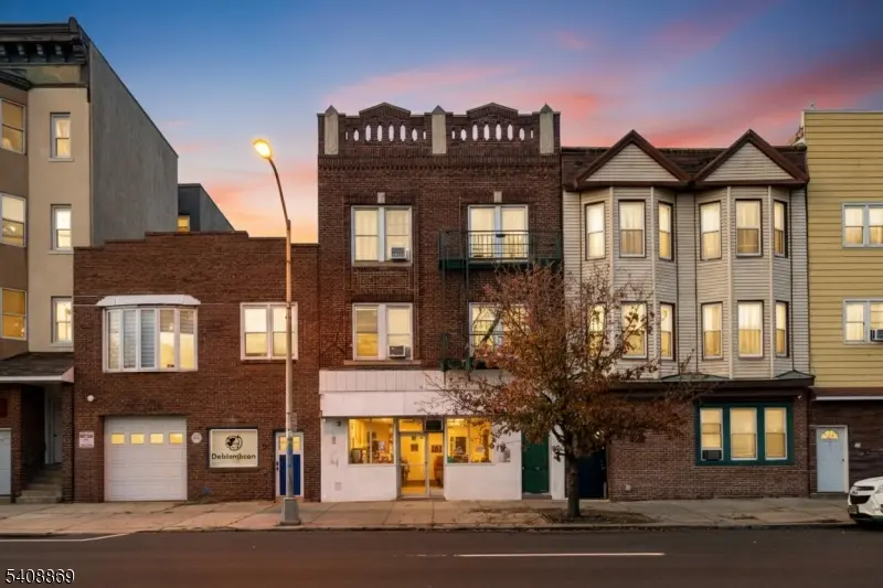 383 Avenue C, Bayonne City, NJ 07002