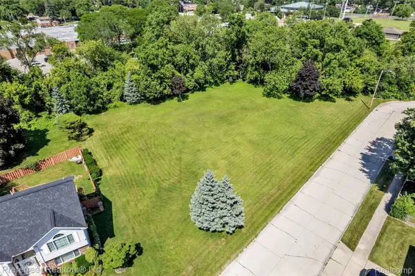 000 HANOVER ST, Dearborn Heights, MI 48125