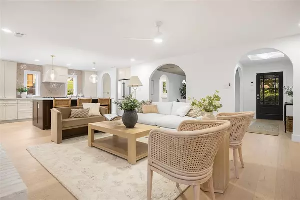 Dallas, TX 75238,9628 Dartridge Drive