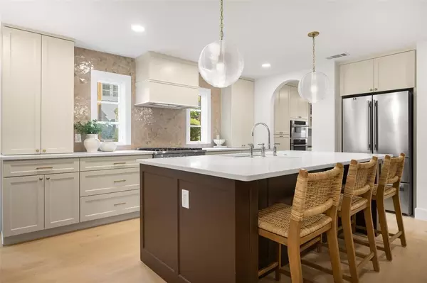 Dallas, TX 75238,9628 Dartridge Drive