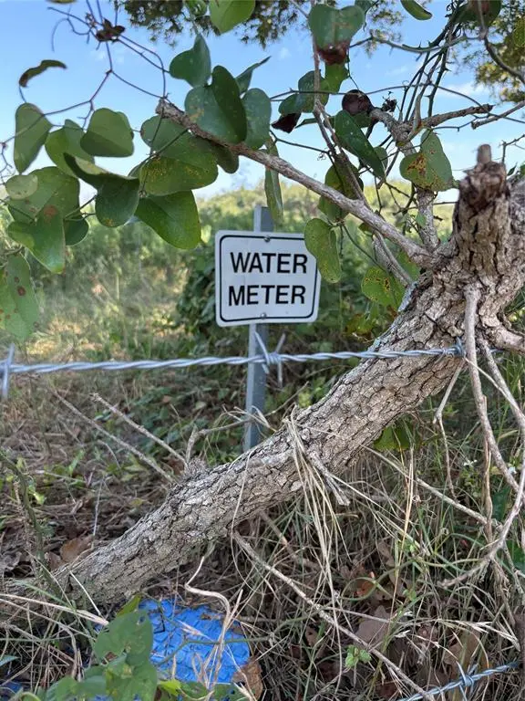 8900 Old Highway, Calvert, TX 77837