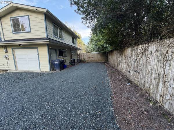 92738 KNAPP RD, Port Orford, OR 97465