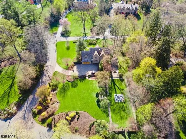 5 Beechtree Ln, Essex Fells Twp., NJ 07021