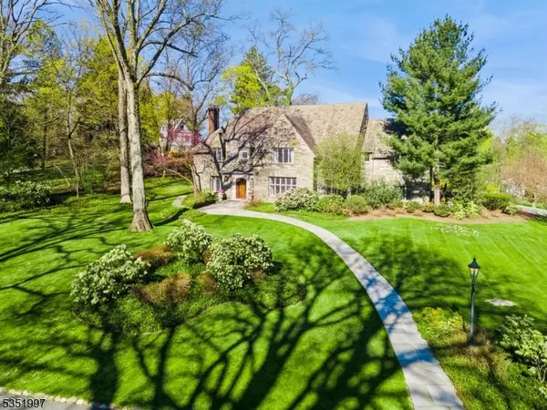 5 Beechtree Ln, Essex Fells Twp., NJ 07021