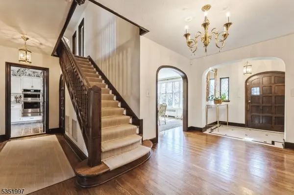 5 Beechtree Ln, Essex Fells Twp., NJ 07021