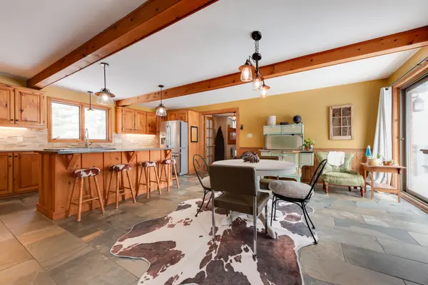 3923 Guest RD, Innisfil, ON L9S 2T2