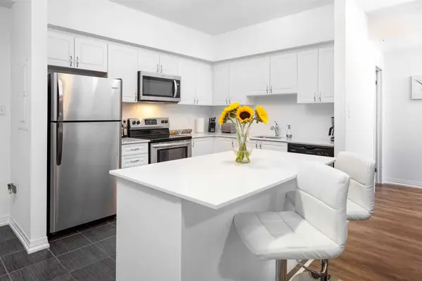 304 Essa RD #403, Barrie, ON L9J 0H4