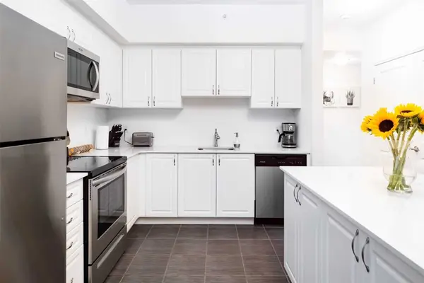 304 Essa RD #403, Barrie, ON L9J 0H4