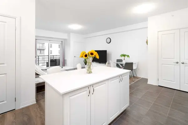 304 Essa RD #403, Barrie, ON L9J 0H4