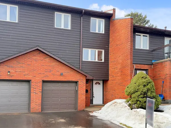 1755 Rathburn RD E #7, Mississauga, ON L4W 2M8