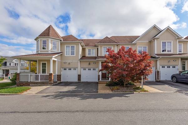 905 Ascot LN, Kingston, ON K7K 0C8