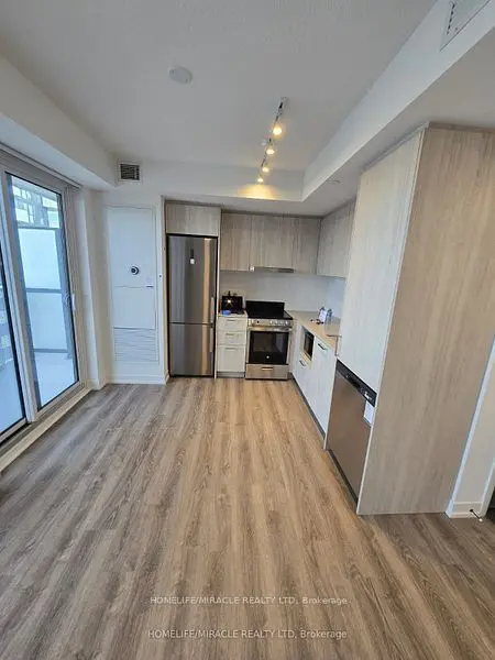 195 Commerce ST #2112, Vaughan, ON L4K 0P9