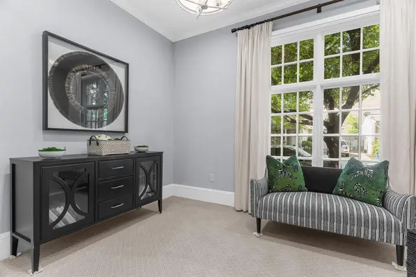 2222 Worthington Street, Dallas, TX 75204