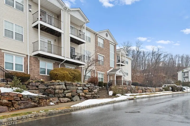 27 Mountainview Ct #27, Riverdale Boro, NJ 07457