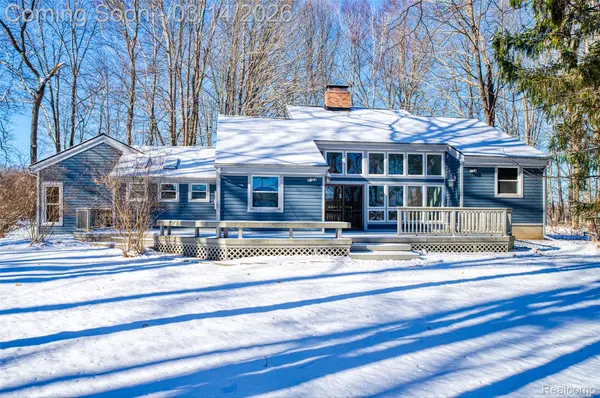 9800 Roberts RD, Iosco Township, MI 48137