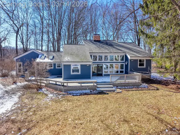 9800 Roberts RD, Iosco Township, MI 48137