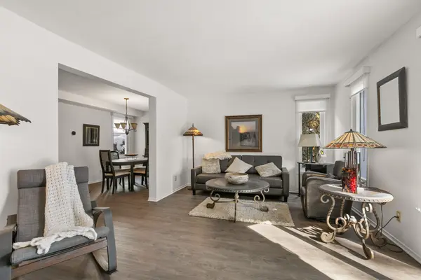 176 Sherway DR #A, Barrhaven, ON K2J 1W7