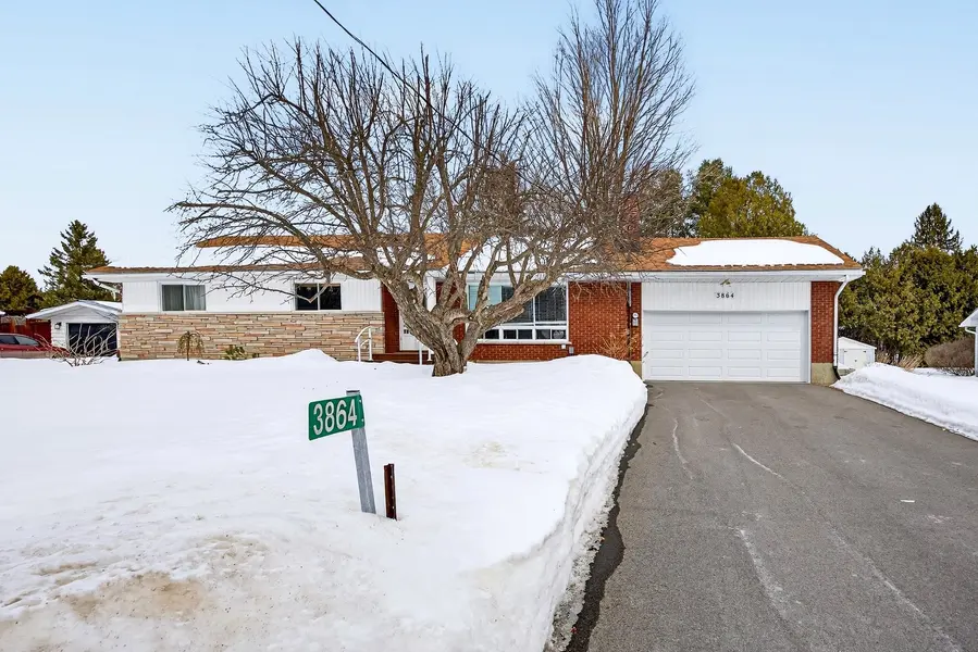 3864 CARP RD, Carp - Huntley Ward, ON K0A 1L0