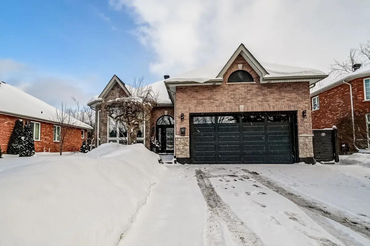 53 Highcastle AVE, Georgina, ON L4P 4B4