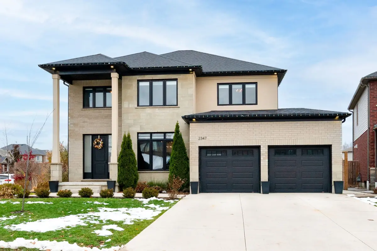 2347 Yellowbirch CT, London North, ON N6G 5C1