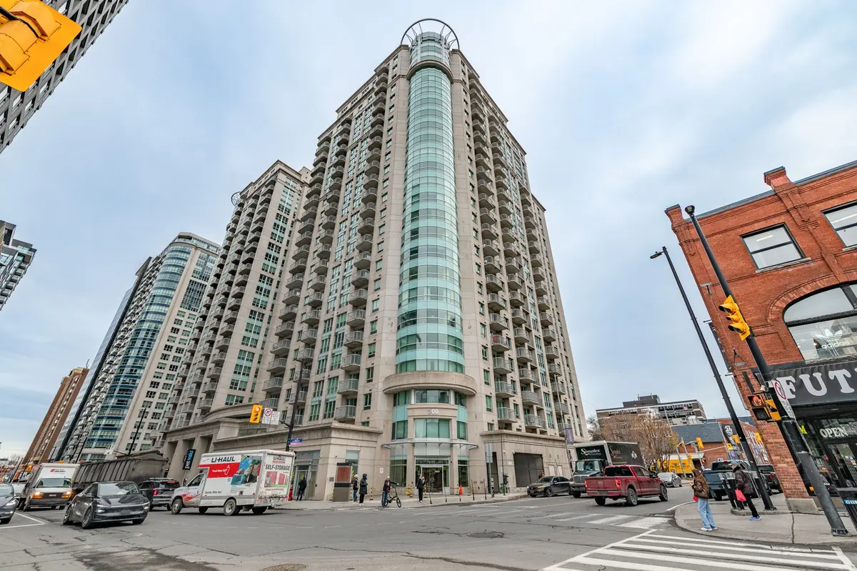 200 Rideau ST #912, Lower Town - Sandy Hill, ON K1N 5Y1