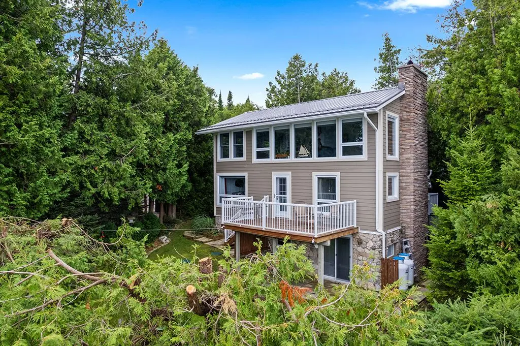 6 Chetwynd LN, Northern Bruce Peninsula, ON N0H 1W0