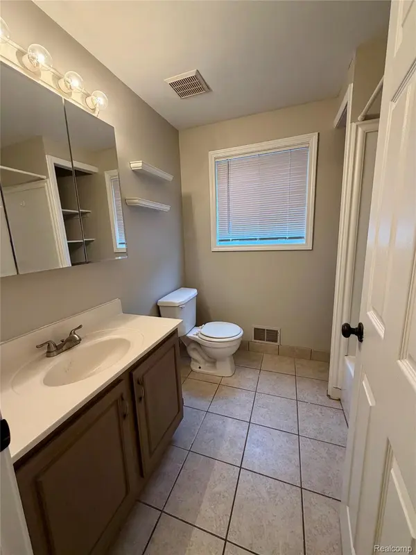 16006 Terrace Village DR, Taylor, MI 48180