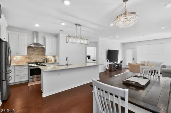 110 Grabowski Dr, Sayreville Boro, NJ 08859