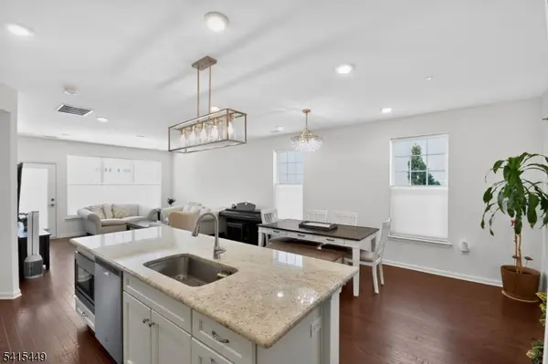 110 Grabowski Dr, Sayreville Boro, NJ 08859