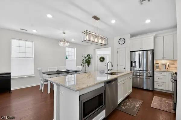 110 Grabowski Dr, Sayreville Boro, NJ 08859