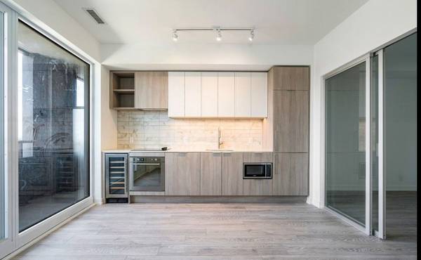 2020 Bathurst ST #1209, Toronto C03, ON M5P 0A6