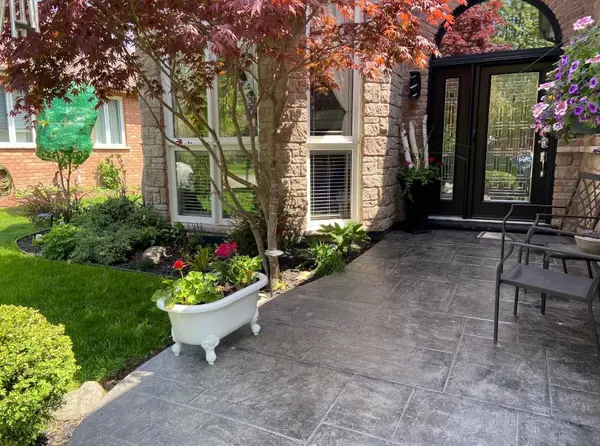 53 Highcastle AVE, Georgina, ON L4P 4B4