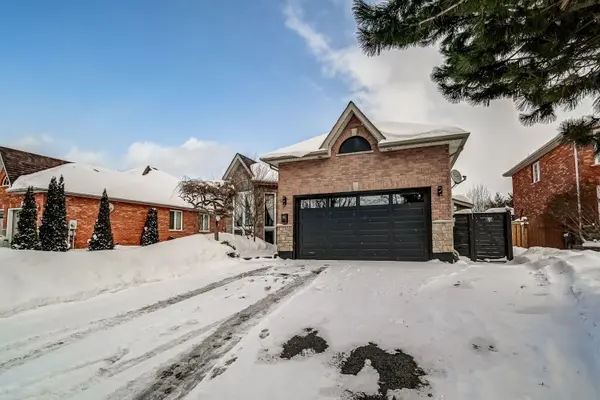 53 Highcastle AVE, Georgina, ON L4P 4B4